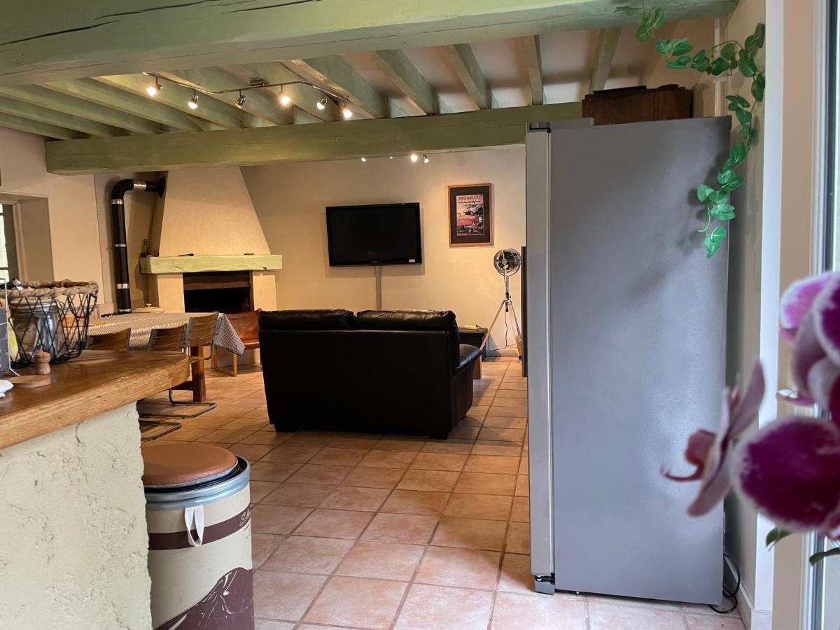 Ferme Gite Equestre En Charente Confolens Bagian luar foto